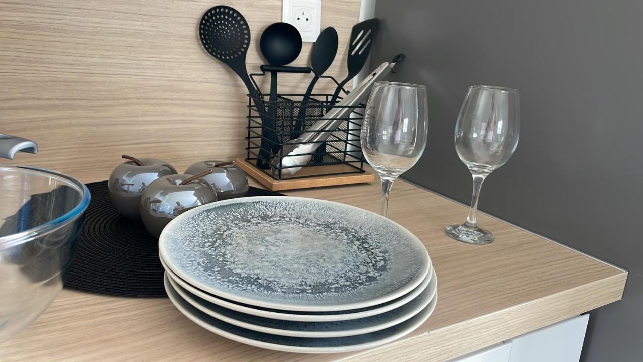 Studio 23 M2+Wifi +Parking Prive Lejlighedshotel Oullins Eksteriør billede