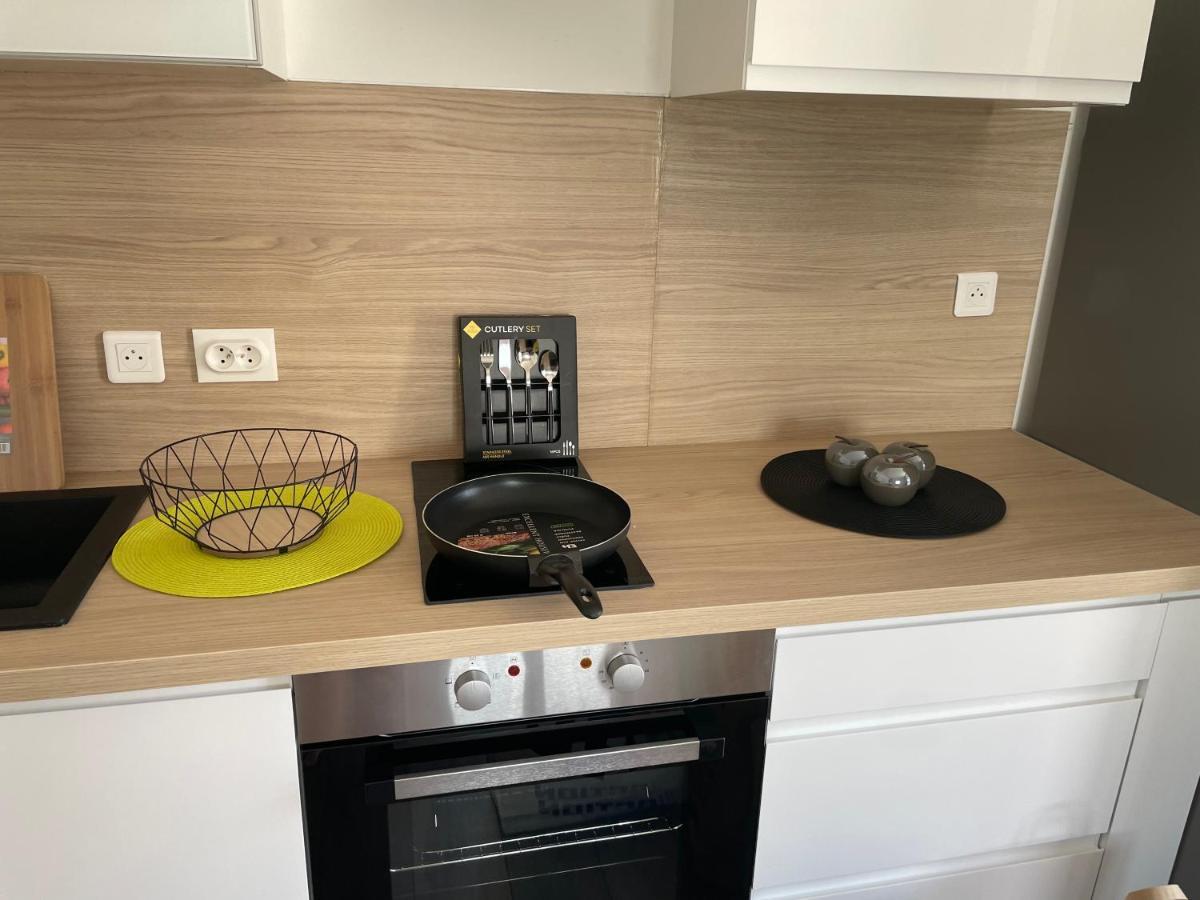 Studio 23 M2+Wifi +Parking Prive Lejlighedshotel Oullins Eksteriør billede